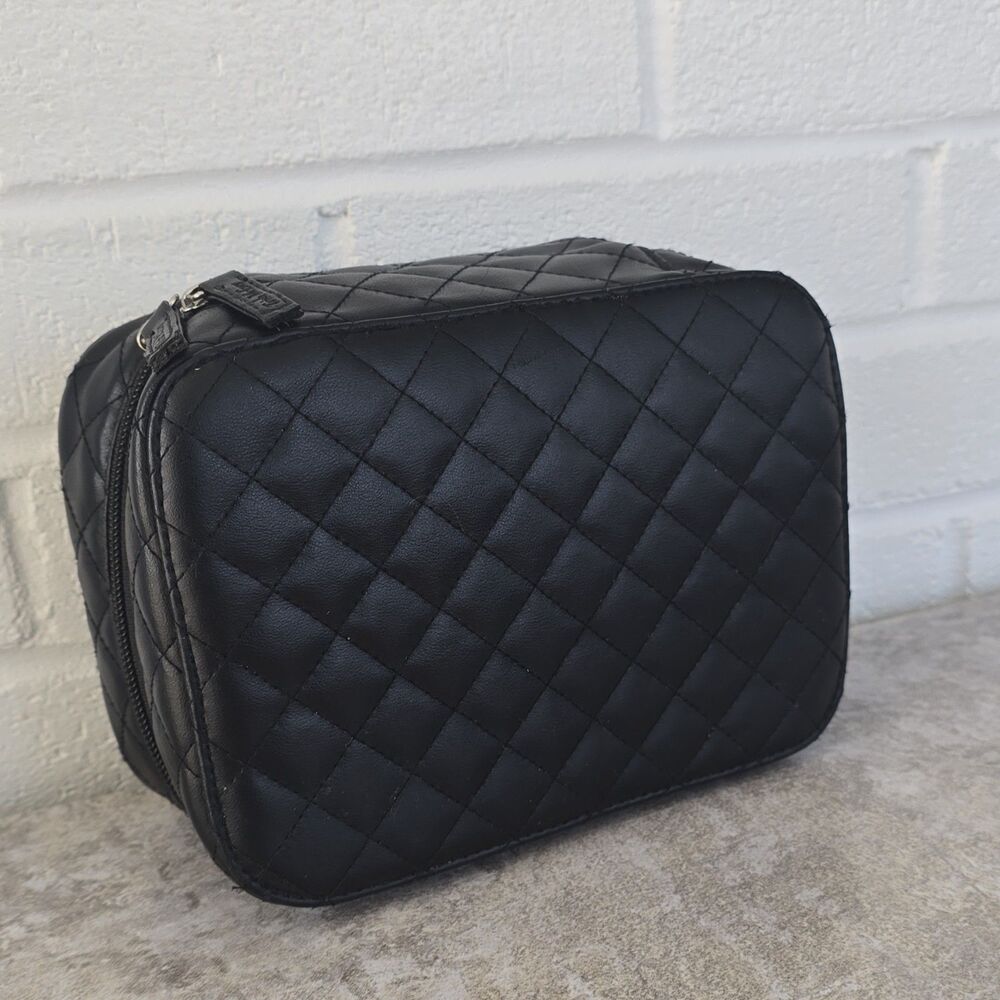 Trish McEvoy Makeup Planner Black Faux Leather Zipper Binder Rings 8x6x4 in